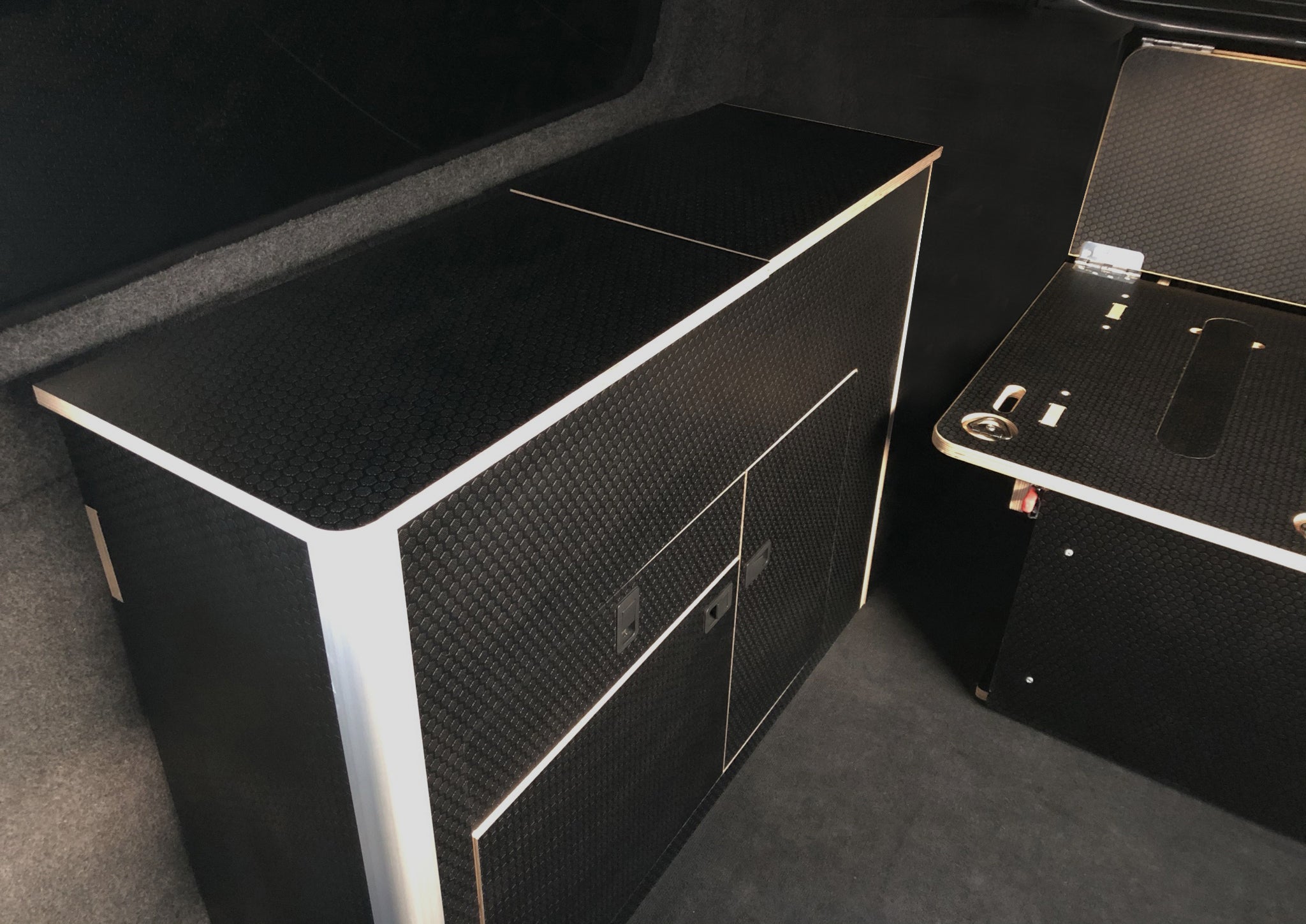 Front Pod Piggl KITCHEN Front Pod : A Slimline Kitchen For Campervan Conversions